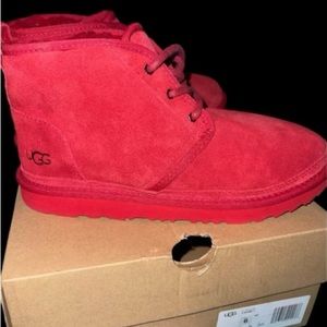 New UGG boots In box with tags, size 6, color red